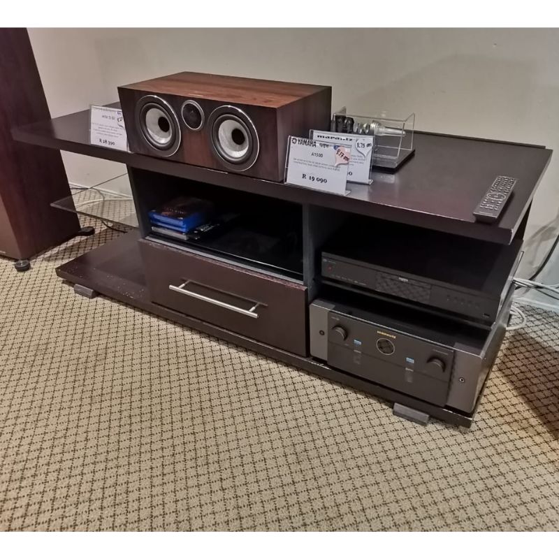 Z and P AV Stand Showroom Demo